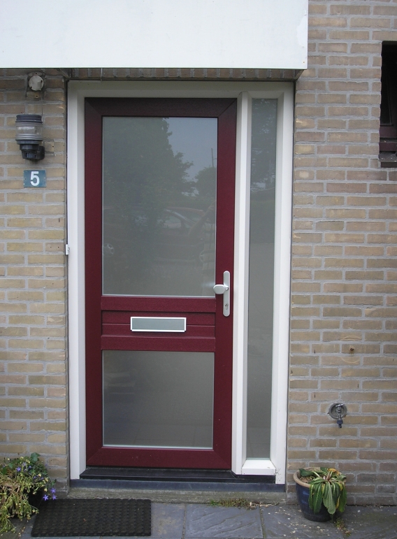 morfine kopiëren welzijn Zwetsloot Kunststof deuren en voordeur op maat in vele stijlen.